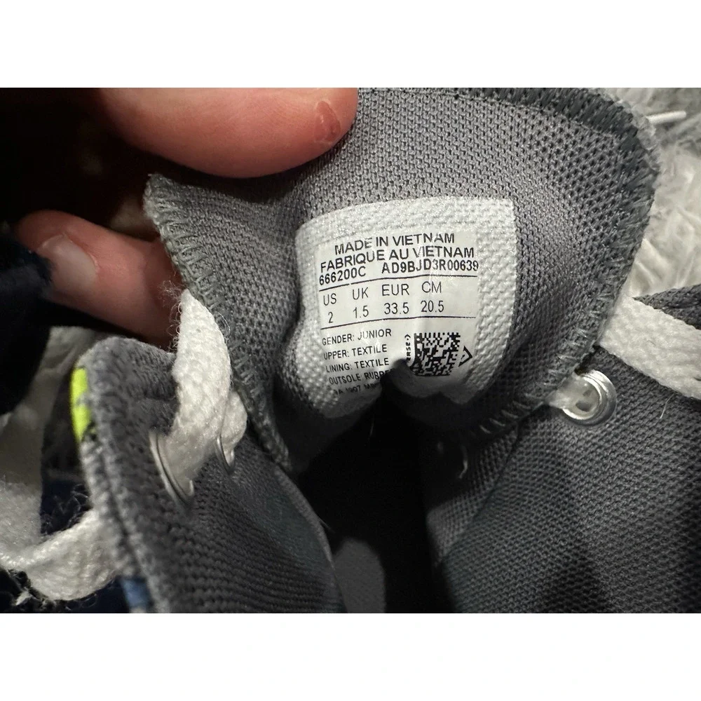 Converse sale pair